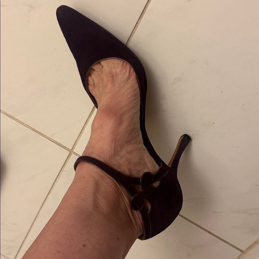 Manolo Blahnik Dark Purple suede gold edges strap detail Euc Heels $585 39 9 - Picture 3 of 16